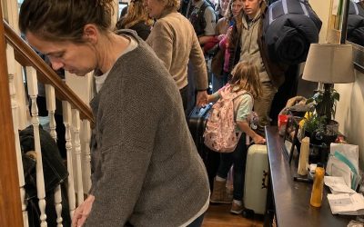 Mój mąż zaprosił 75 krewnych do naszego dwupokojowego domu na miesiąc