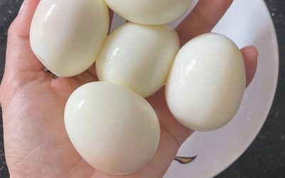 Lekarze ujawniają, że jedzenie jajek rano powoduje…